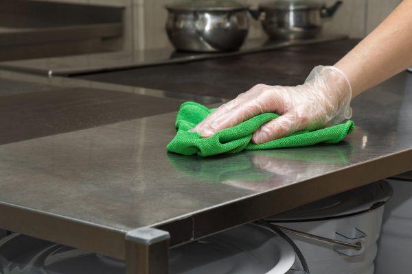 Silicone-based Glass and Metal Surface Cleaner